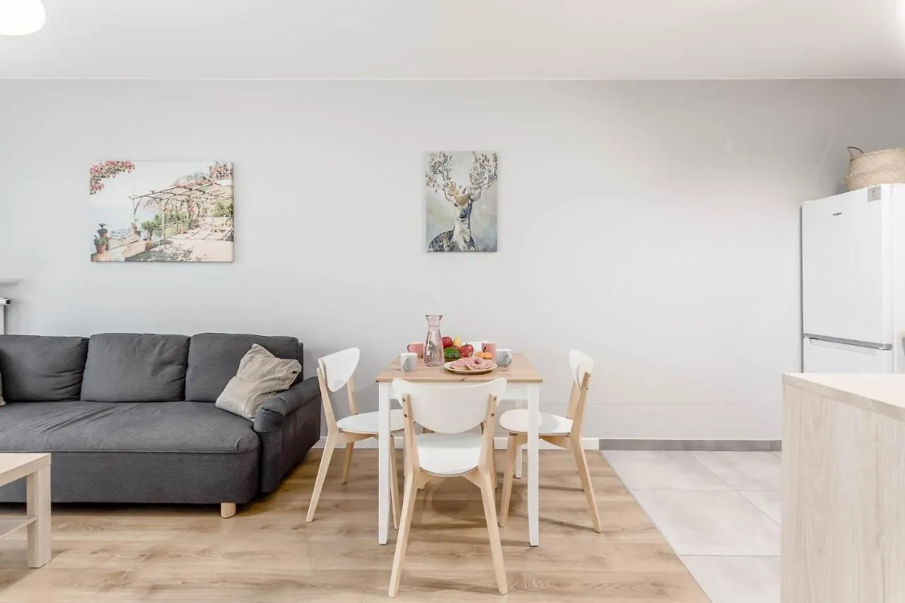 Chill Apartments Mokotow Business Center Varsó